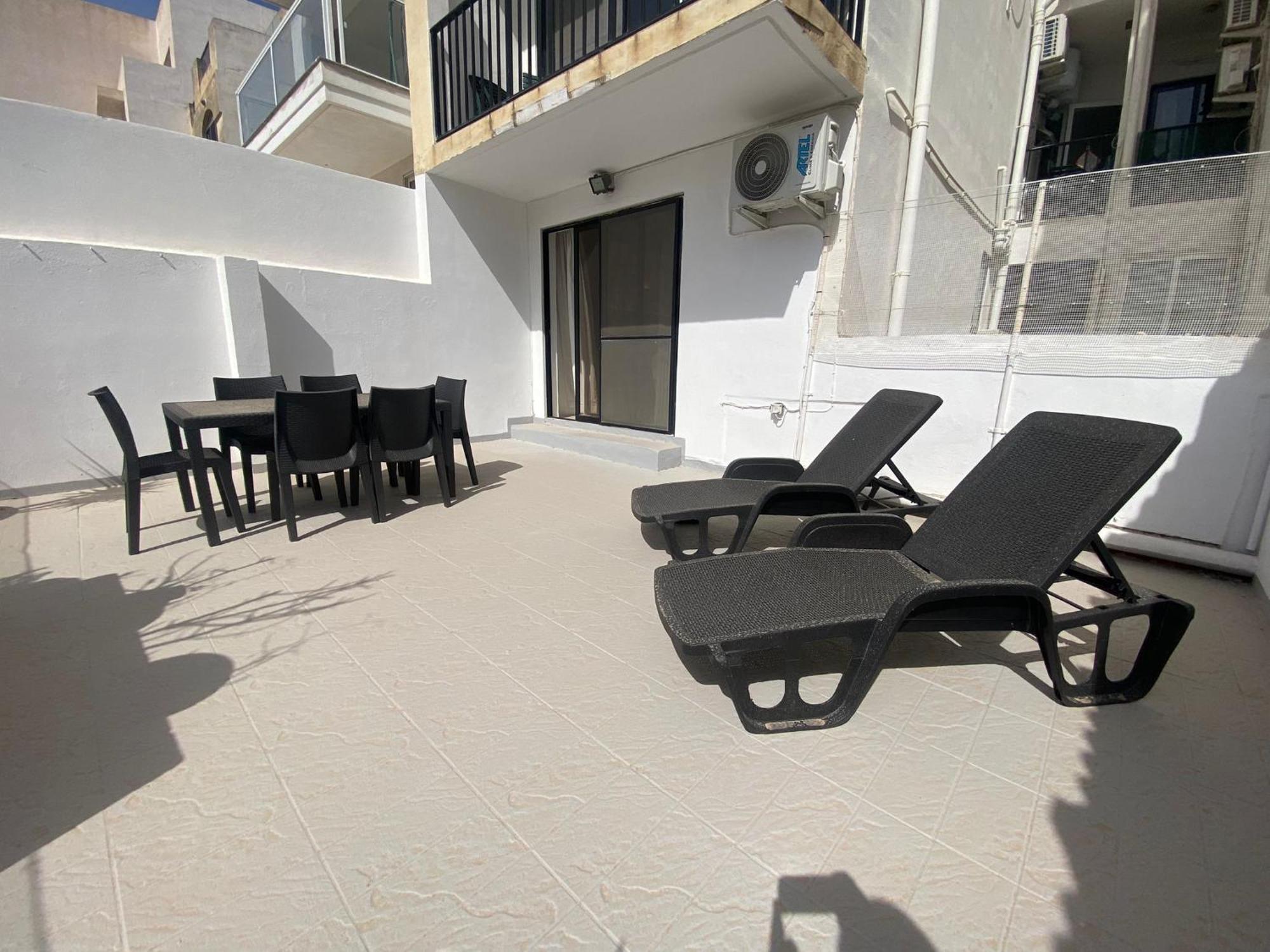 St Julians With Terrace San Ġiljan